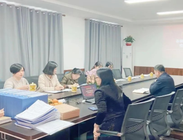 市教育局一行來我校進(jìn)行資助學(xué)籍專項(xiàng)督查